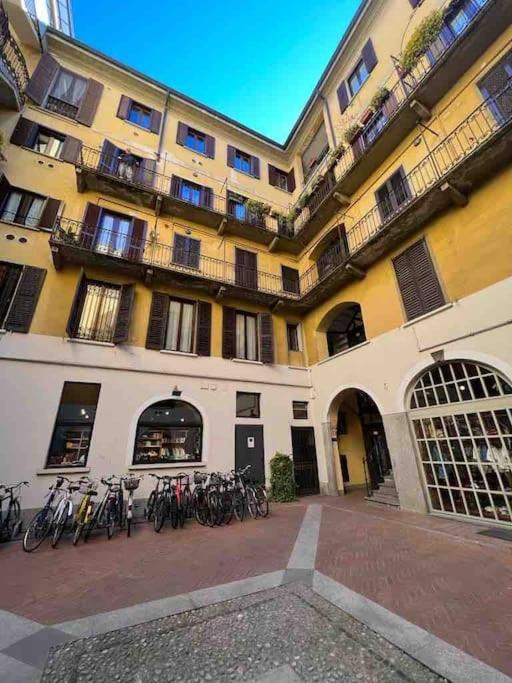 La Casa Alle Colonne - Navigliapartments Милан Экстерьер фото